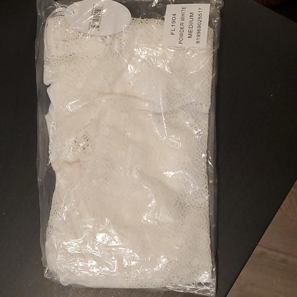 Yandy - Neely Lace Romper white wedding lingerie - Picture 3 of 4